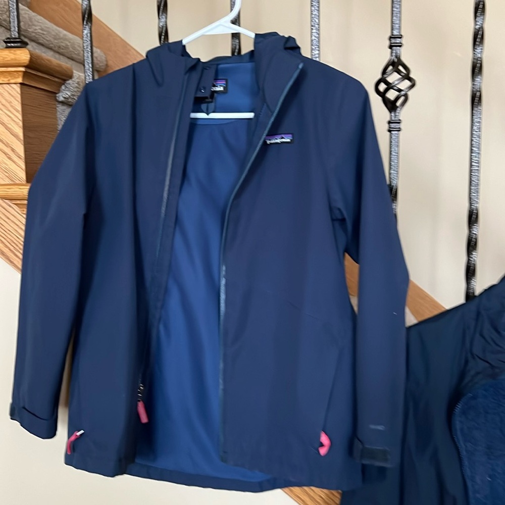 Kids size L 12 Patagonia coat. Navy